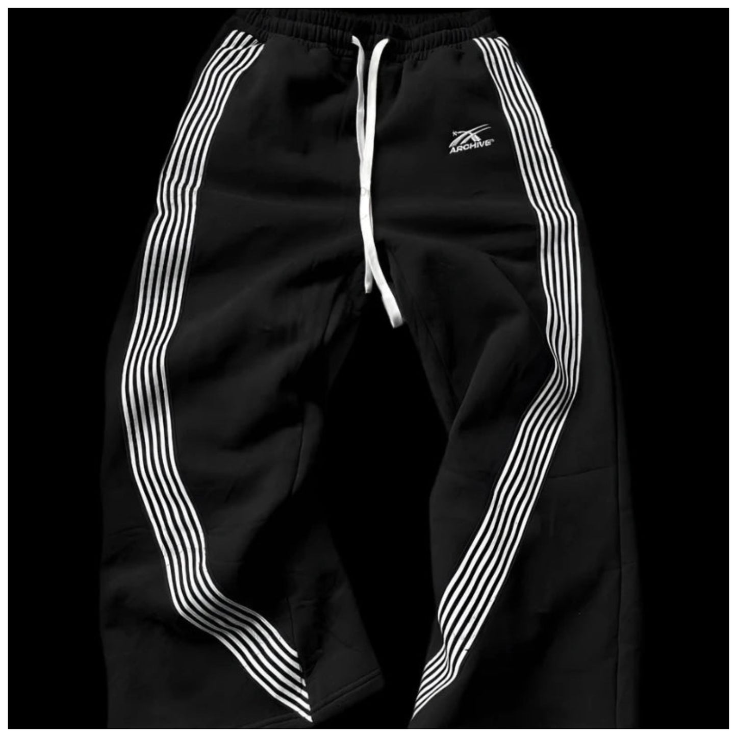 RETRO STRIPE JOGGERS