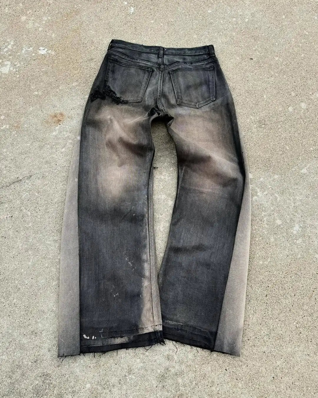 FRAYED PATCH JEANS